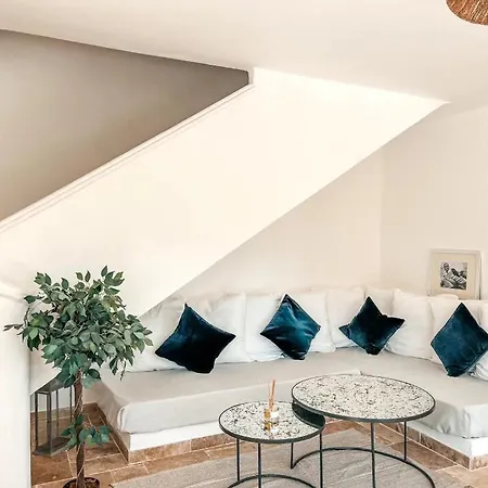 With Private Pool & Air Conditioning Near St-tropez Cogolin