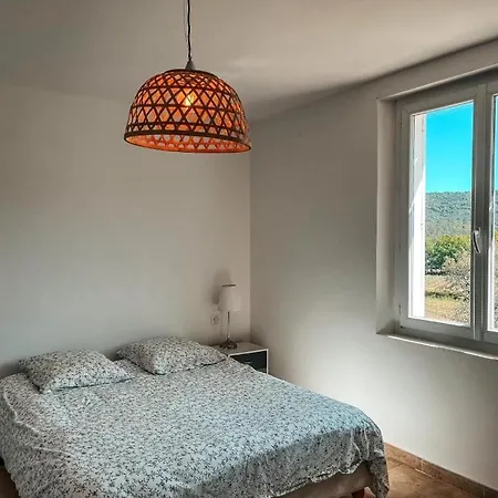 With Private Pool & Air Conditioning Near St-tropez Vila